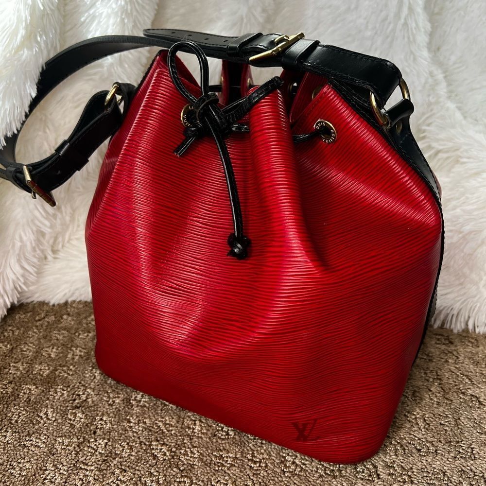 AUTH LOUIS VUITTON EPI LEATHER NOE- BLACK AND RED - Picture 3 of 16